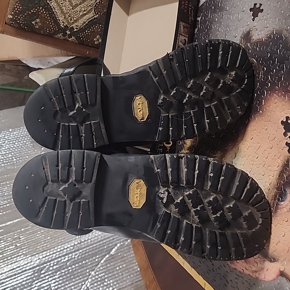 Boots - Picture 5 of 8